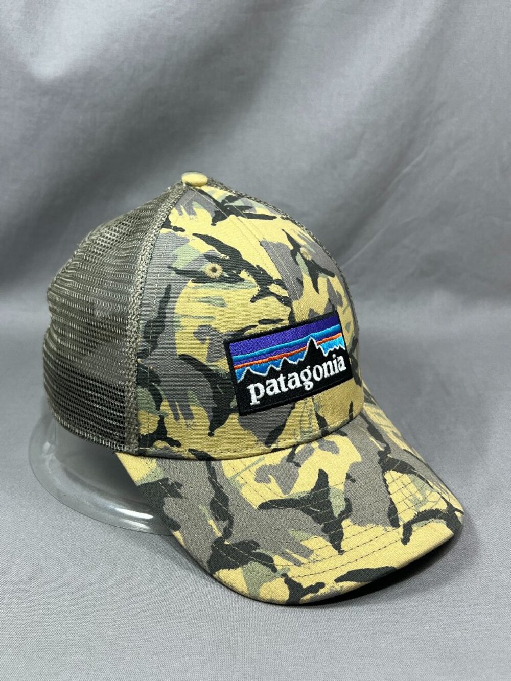 Patagonia P6 Snapback Big Camo Classic Tan Hat Trucker Mesh Hiking Outdoor Cap